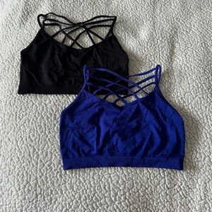 bundle of 2 Zenana outfitters tops!